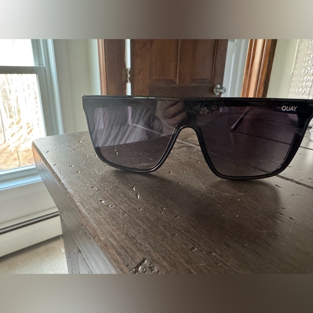 Brand new Quay Sunglasses.